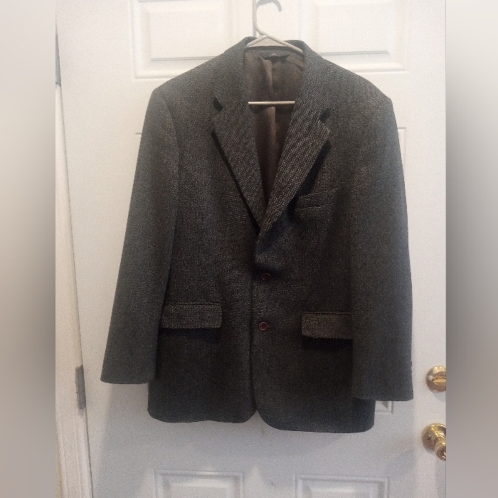 Brooks Brothers  346Charcoal Herringbone Wool Sport Coat 41R